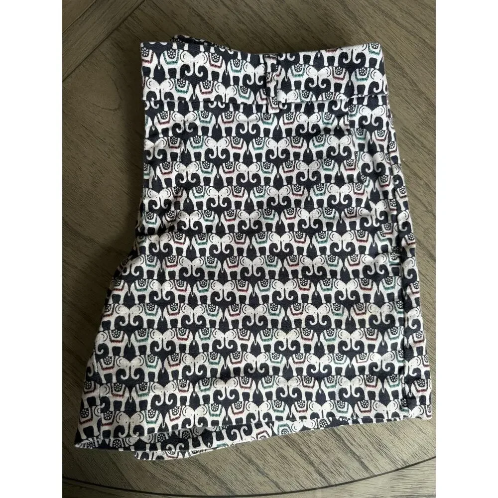 Banana Republic Women’s Elephant Print Shorts Flat Front White/Navy Size 6